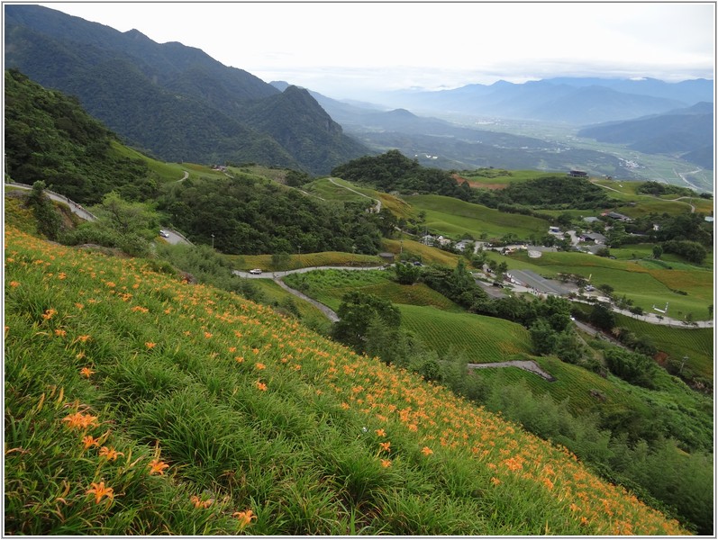 2013-08-12 17-39-11六十石山與花東縱谷的延伸視野.JPG